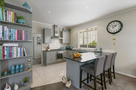 Photo of property in 1 Kingsgate Place, Dannemora, Auckland, 2016