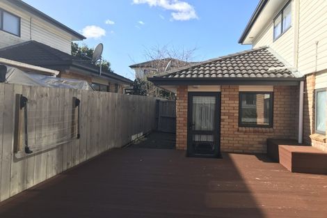 Photo of property in 16 Andover Way, Goodwood Heights, Auckland, 2105