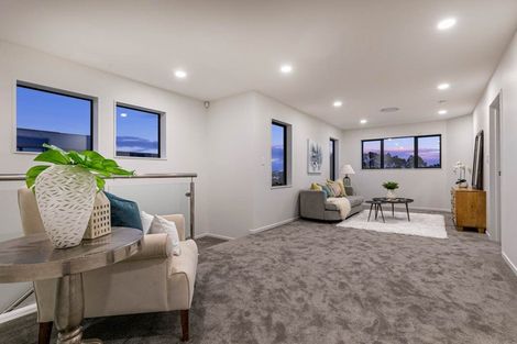 Photo of property in 32 Paparahi Place, Wainui, Silverdale, 0992