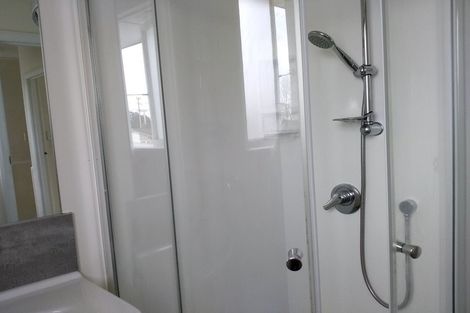 Photo of property in 4/41 Greenslade Crescent, Northcote, Auckland, 0627