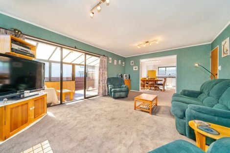 Photo of property in 64 Golders Road, Elderslea, Upper Hutt, 5018