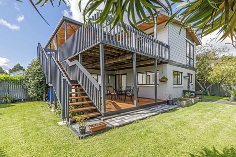 Photo of property in 32 Mcdowell Crescent, Hillcrest, Auckland, 0627