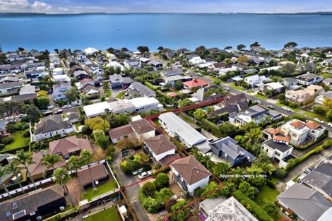 Photo of property in 1/4 Frater Avenue, Milford, Auckland, 0620