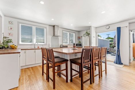 Photo of property in 21 Sundown Avenue, Manly, Whangaparaoa, 0930