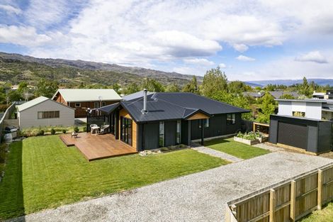 Photo of property in 8a Missy Crescent, Mount Pisa, Cromwell, 9383