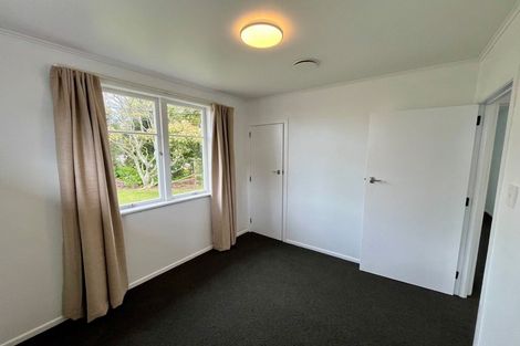 Photo of property in 6 Hurley Place, Kelston, Auckland, 0602