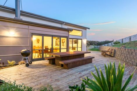 Photo of property in 3 Coroglen Rise, Pukerua Bay, 5026