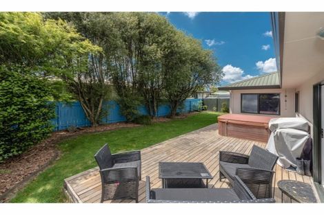 Photo of property in 12 Antrim Place, Nawton, Hamilton, 3200