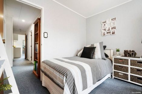 Photo of property in 221 Mahia Road, Wattle Downs, Auckland, 2103