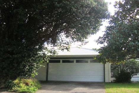 Photo of property in 1 Saint Albans Grove, Woburn, Lower Hutt, 5010