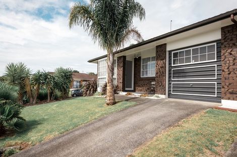 Photo of property in 98 Dalwhinnie Parade, Highland Park, Auckland, 2010