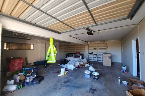 Photo of property in 56 Nevada Drive, Merrilands, New Plymouth, 4312