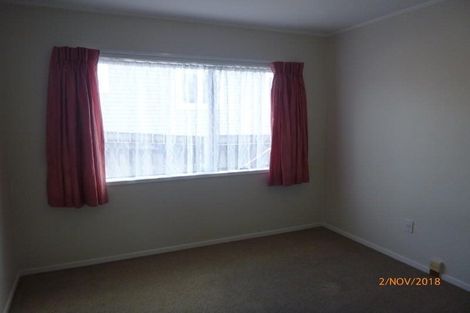 Photo of property in 2 Fitzherbert Avenue, West Harbour, Auckland, 0618