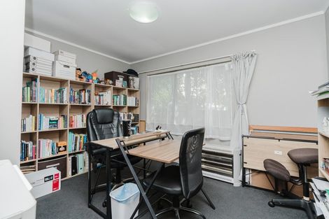 Photo of property in 17 Kentucky Crescent, Nawton, Hamilton, 3200