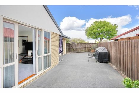 Photo of property in 12 Regency Crescent, Redwood, Christchurch, 8051