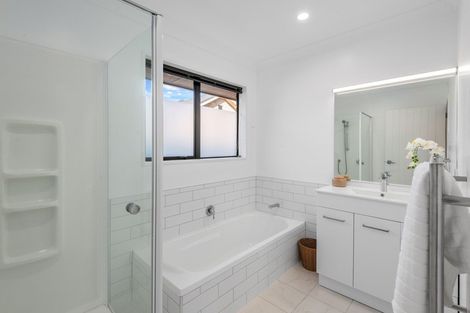 Photo of property in 15 Hideaway Gate, Parklands, Christchurch, 8083