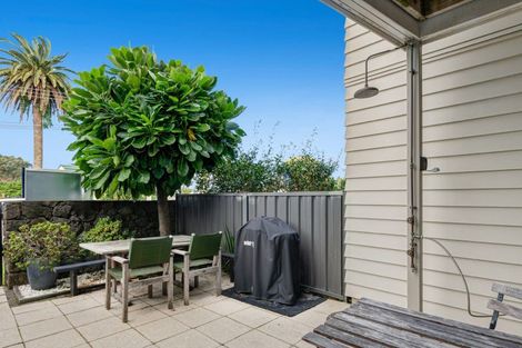 Photo of property in 24/3 Riverside Road, Orewa, 0931