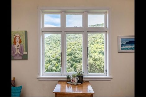 Photo of property in 175 Houghton Bay Road, Houghton Bay, Wellington, 6023