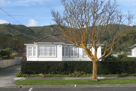 Photo of property in 21 Gibson Crescent, Naenae, Lower Hutt, 5011