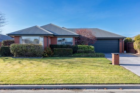 Photo of property in 4 Gwen Place, Redwood, Christchurch, 8051
