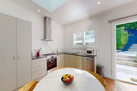 Photo of property in 32 Medway Street, Island Bay, Wellington, 6023