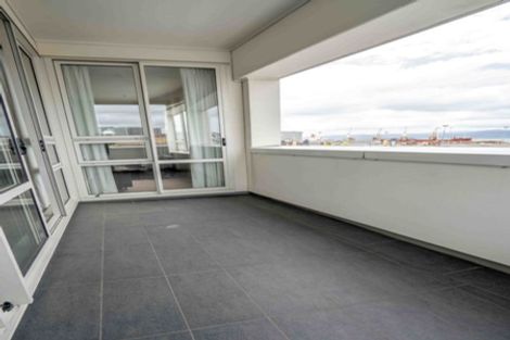 Photo of property in Stadium Garden Flats, 203/107 Thorndon Quay, Pipitea, Wellington, 6011