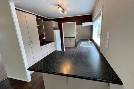 Photo of property in 2/34 Sandgate Avenue, Botany Downs, Auckland, 2010