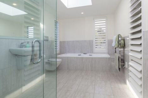 Photo of property in 30 Makora Street, Fendalton, Christchurch, 8041