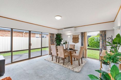 Photo of property in 28 Edgewater Parade, Waiuku, 2123