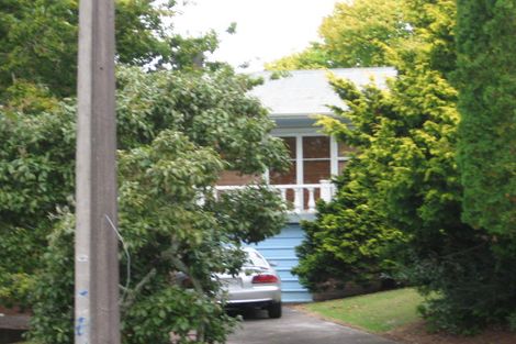 Photo of property in 11 Crystal Avenue, Glendene, Auckland, 0602