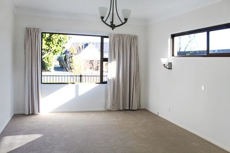 Photo of property in 33 Ihaka Street, Hokowhitu, Palmerston North, 4410