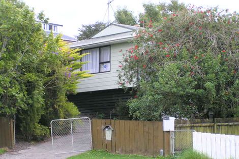 Photo of property in 11 Arde Place, Massey, Auckland, 0614