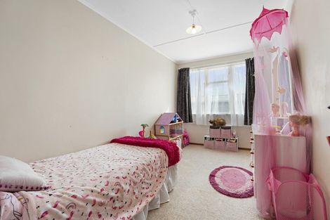 Photo of property in 12 Leeds Street, Milson, Palmerston North, 4414