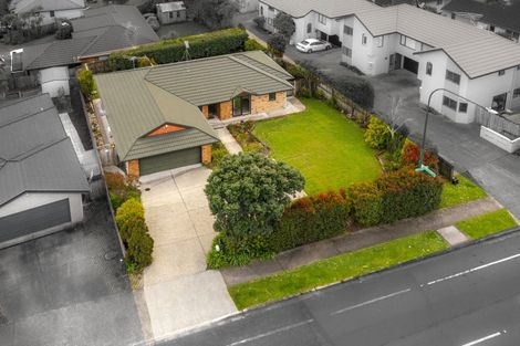 Photo of property in 100 Greenhithe Road, Greenhithe, Auckland, 0632