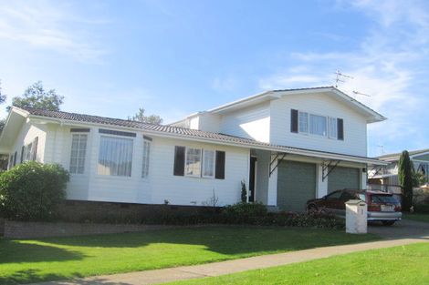Photo of property in 1 Solander Place, Whitby, Porirua, 5024