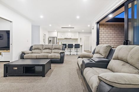 Photo of property in 48 The Meadows Drive, Flagstaff, Hamilton, 3210