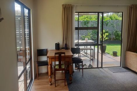 Photo of property in 4 Woodvale Road, Glen Eden, Auckland, 0602