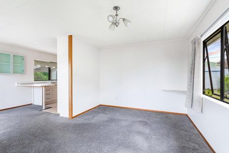 Photo of property in 73 Wiseley Road, West Harbour, Auckland, 0618