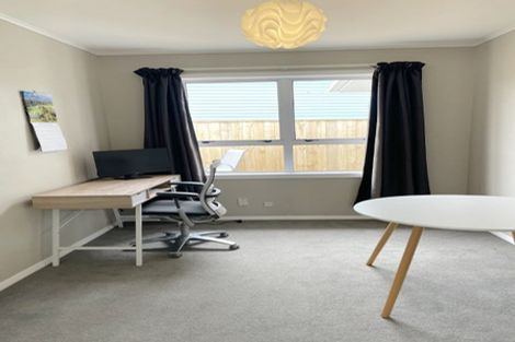 Photo of property in 3 Baylands Drive, Newlands, Wellington, 6037