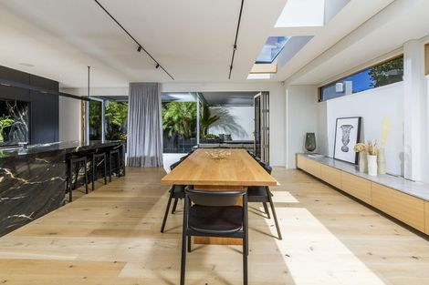 Photo of property in 21 Whitby Crescent, Mairangi Bay, Auckland, 0630