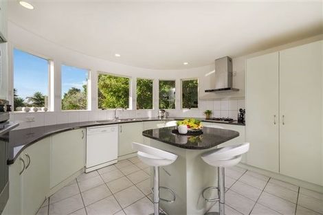 Photo of property in 2/42 Holland Road, Hillcrest, Auckland, 0627