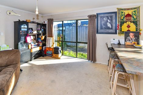 Photo of property in 2 Reyland Close, Weymouth, Auckland, 2103