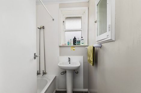 Photo of property in 17 Strand Crescent, Naenae, Lower Hutt, 5011