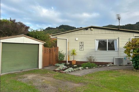 Photo of property in 1 Totara Grove, Featherston, 5710
