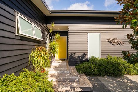 Photo of property in 11 Puriri Place, Whitianga, 3510