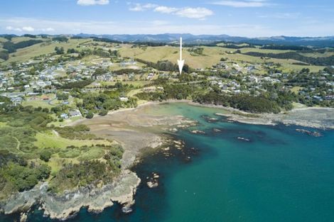 Photo of property in 28 Coachmans Way, Cable Bay, 0420