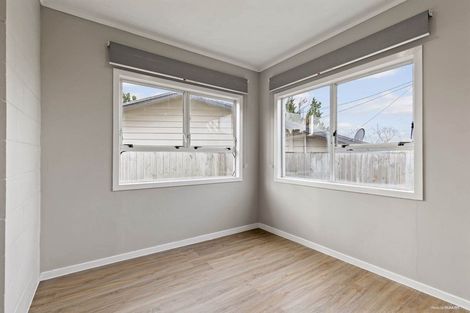 Photo of property in 16 Helena Street, Massey, Auckland, 0614
