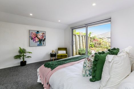 Photo of property in 17a Heta Road, Highlands Park, New Plymouth, 4312