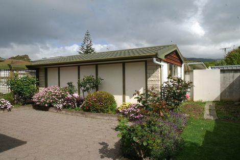 Photo of property in 63a Ngaio Road, Waikanae, 5036