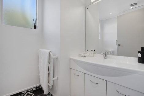 Photo of property in 2/10 Bay Road, Saint Heliers, Auckland, 1071